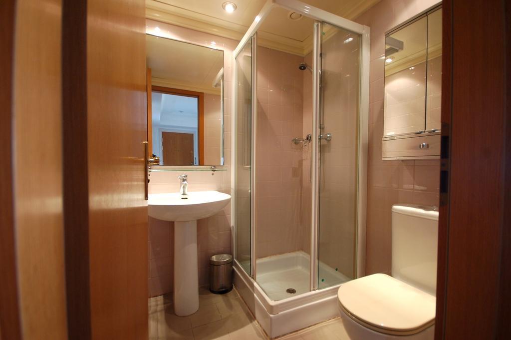 Lets Holidays Apartment Sea Views In Barcelona Rom bilde